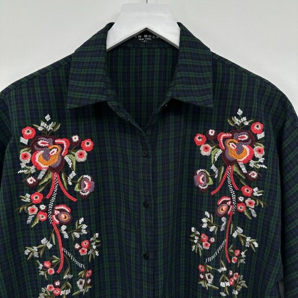 Few Moda Top Shirt Blouse Size Small Embroidered Blue Plaid Floral Long Sleeve - Picture 3 of 9